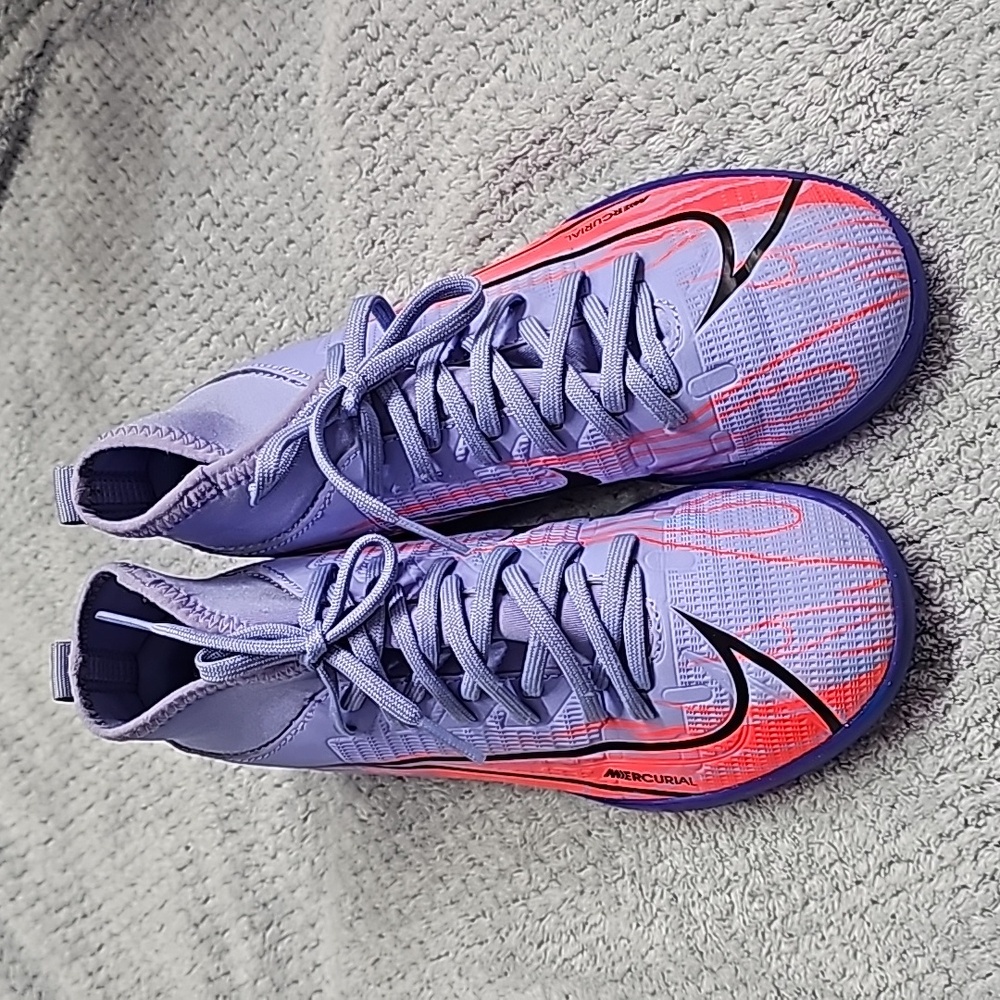 Nike Mercurial Superfly 8 Club IC x Kylian Mbappe Youth Size 2 Indoor Flames